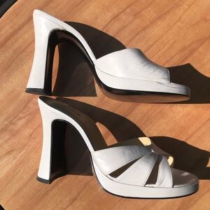 White leather 4.5” platform mules sz 8.5M